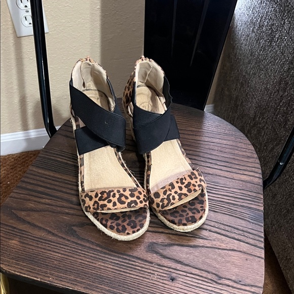 unbranded Shoes - Leopard Print Espadrille Sandals with Black Straps